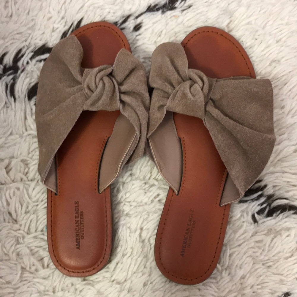 Bow sandals